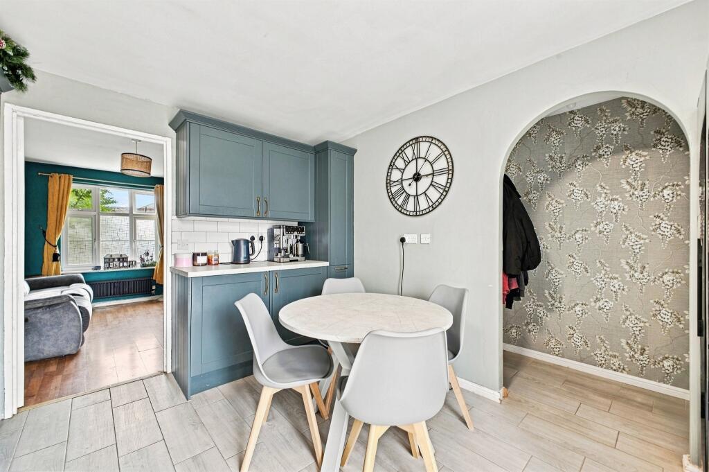House in Upton - View 5