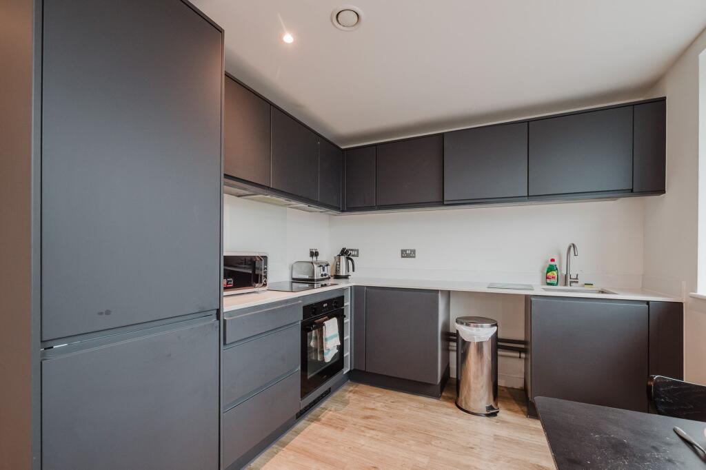 Apartment in Manchester, Old Trafford - View 5