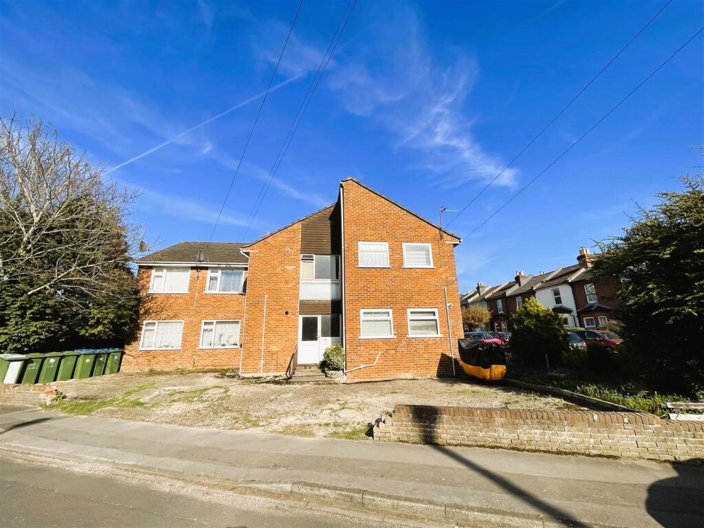 Main image of property: Lemon Road, Southampton