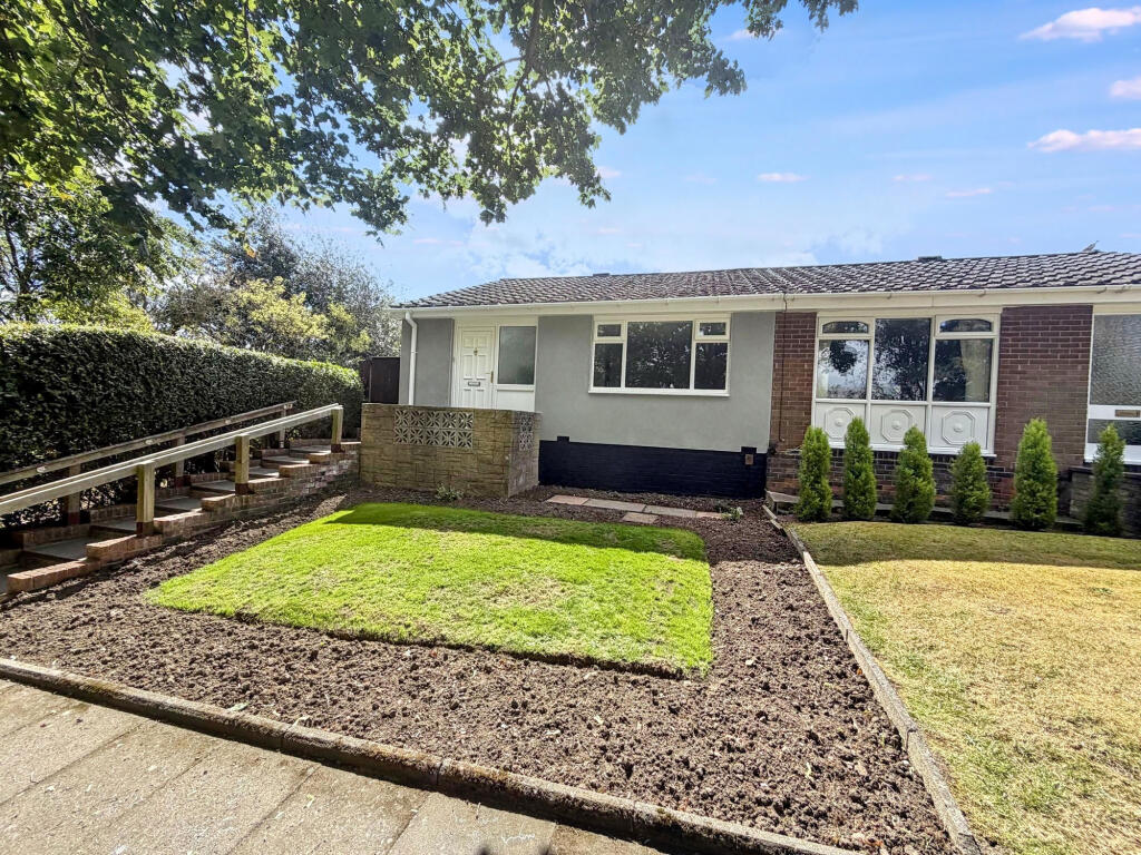 Main image of property: Glenhurst Drive, Whickham, Newcastle upon Tyne, Tyne and Wear, NE16 5SJ