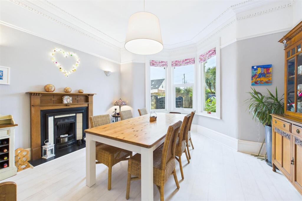 An elegant home on the much admired Cambridge Road. image 4