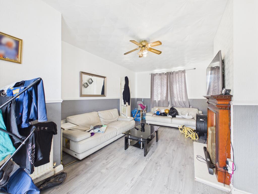 Cort Crescent, Braunstone, LE3 photo 4
