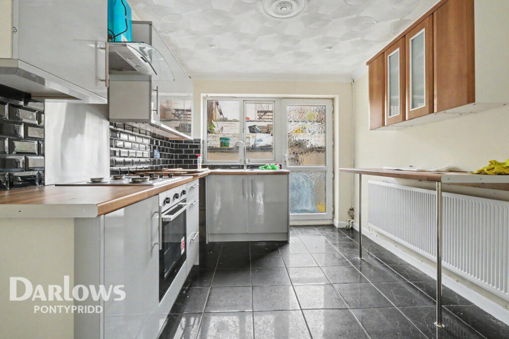 2-bed terraced on Stephens Terrace, Mountain Ash, £160,000