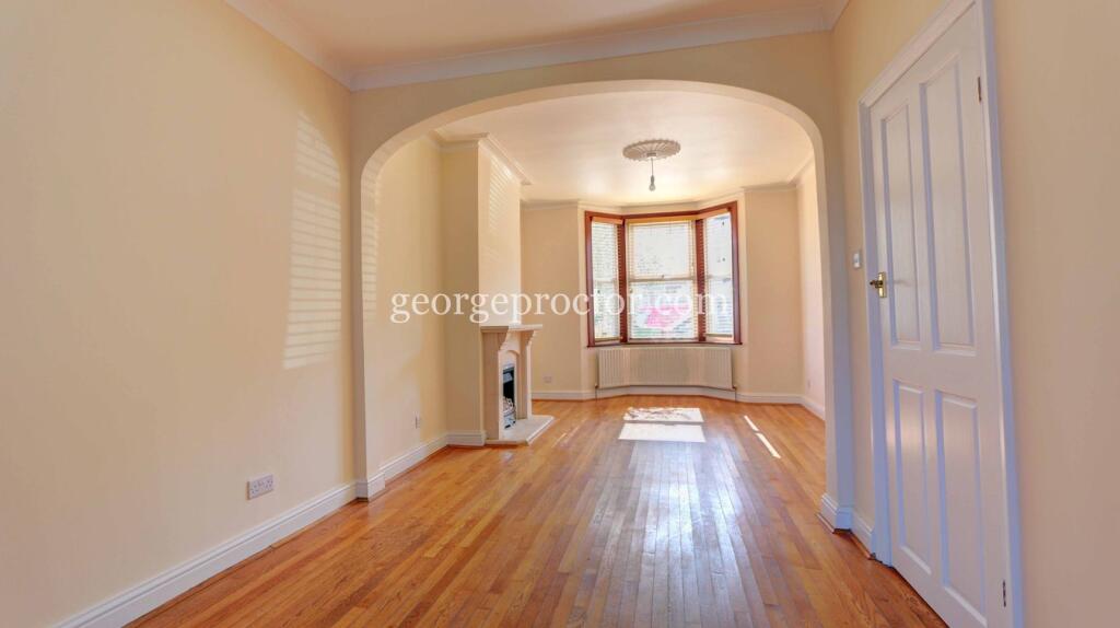 House in Bromley - View 3