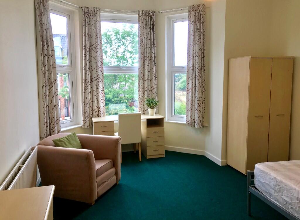 Main image of property: £125 pppw - Flat 3, 295 Upper Brook Street, Manchester, Greater Manchester, M13
