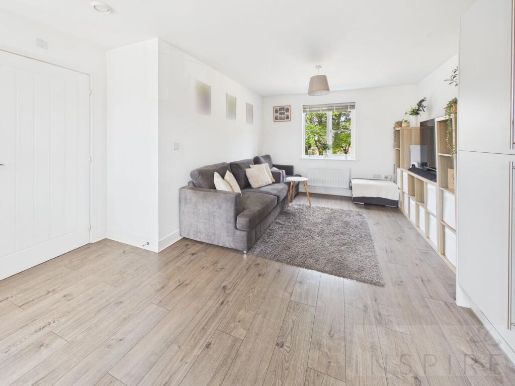 Apartment in Redhill - View 3