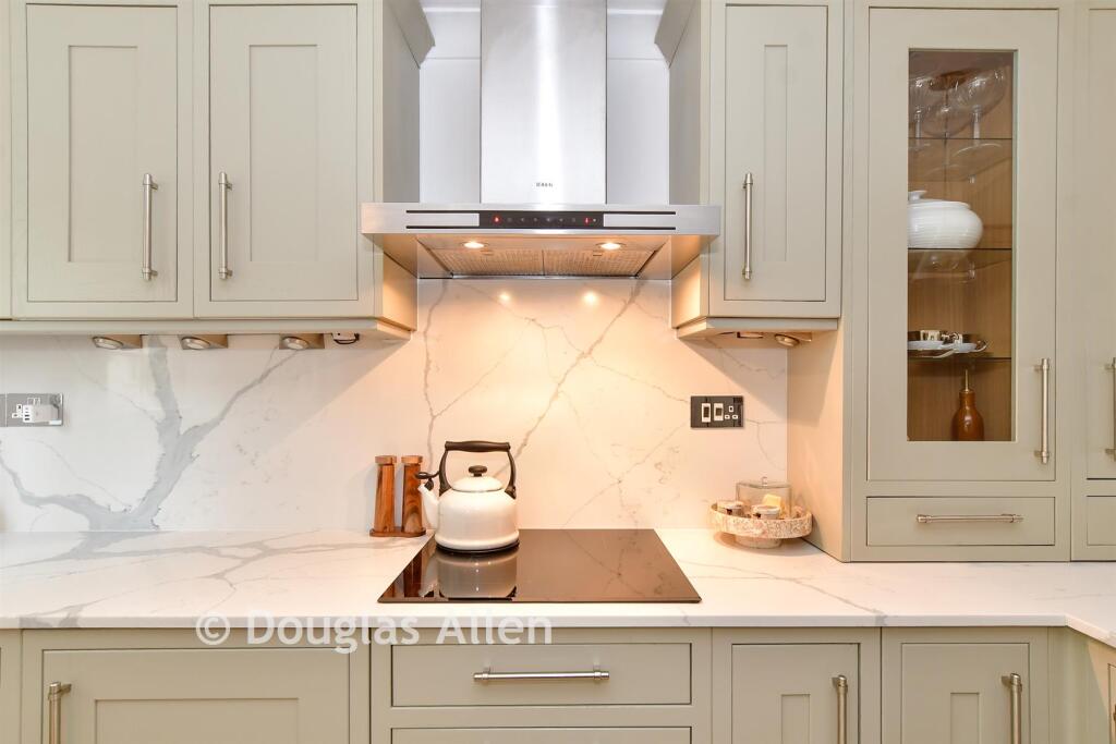 House in Epping Forest, North Weald - View 5