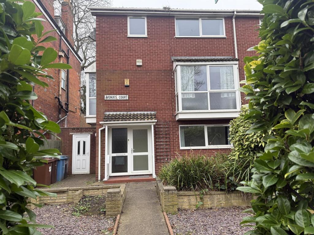 Apartment in Hull, Stepney - View 2