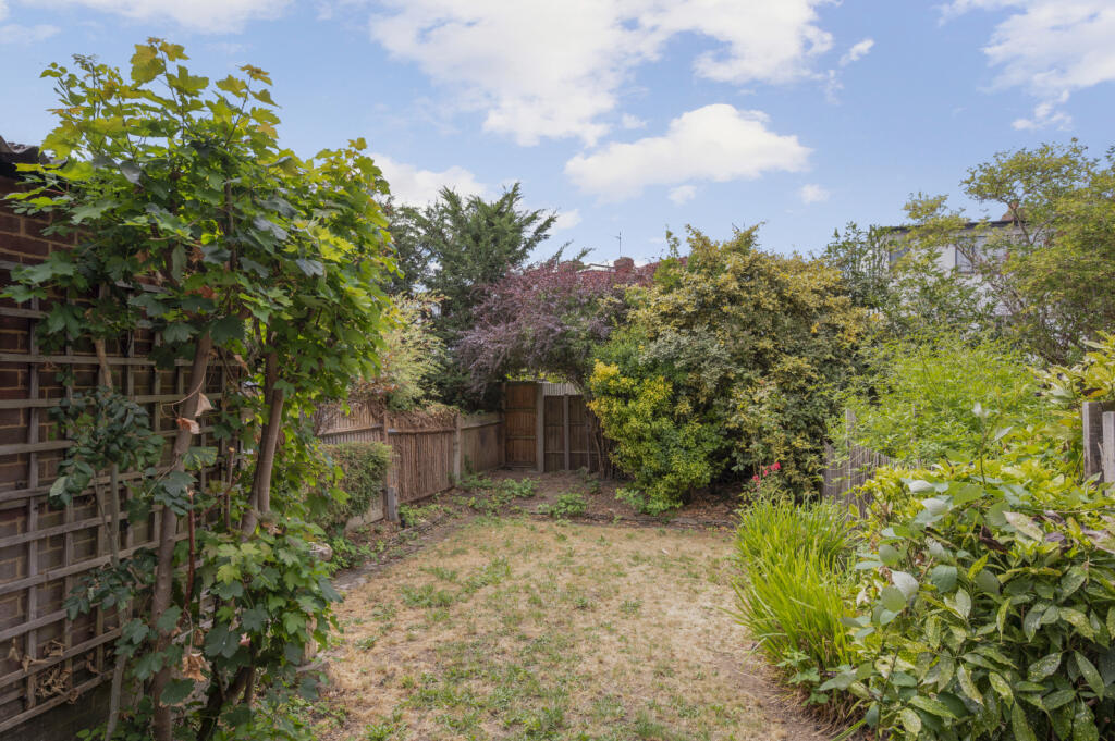 House in London - View 3