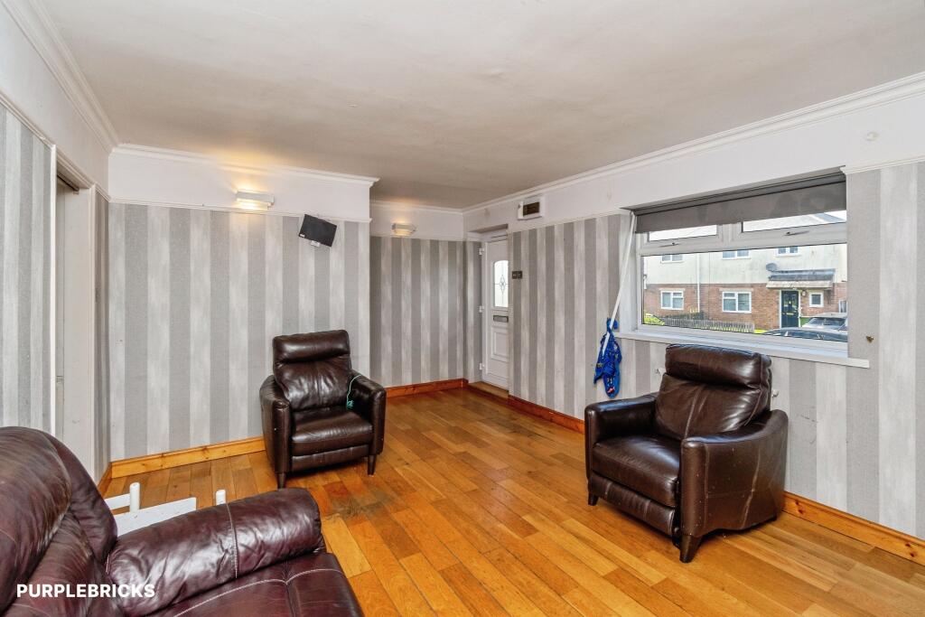 House in Wolverhampton, West Midlands - More