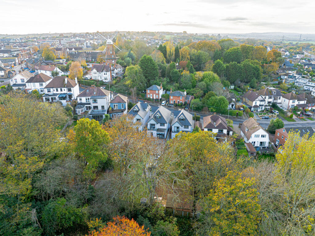 London Hill, Rayleigh, SS6 photo 4