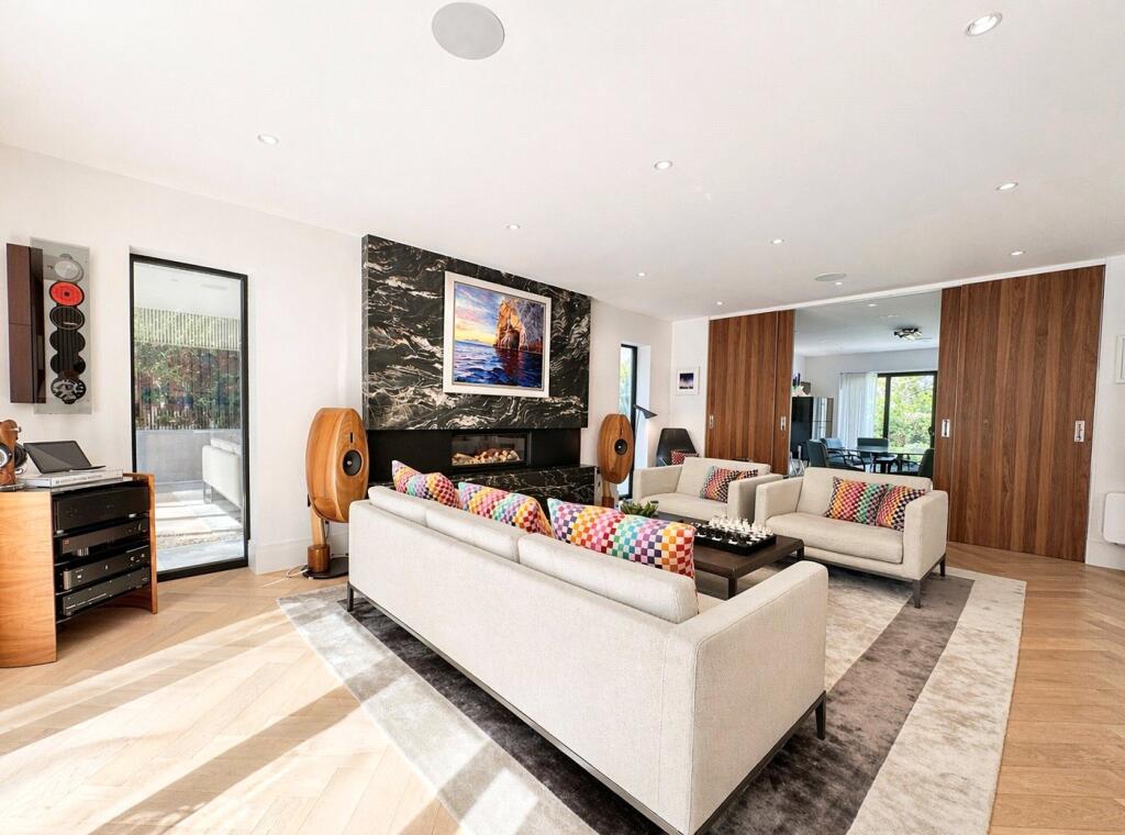 House in Wirral, Liverpool City Region - More