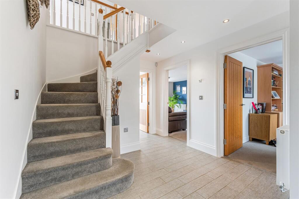 House in Havant, Hampshire - View 3