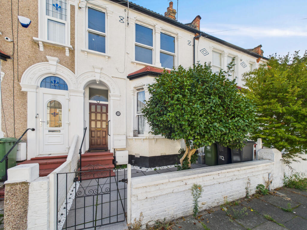 1-bed flat on Farley Road, London, SE6, £315,000