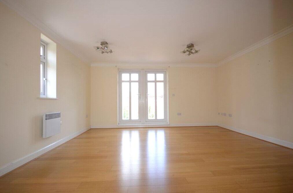 Apartment in Reading, Lower Earley, Earley - View 2