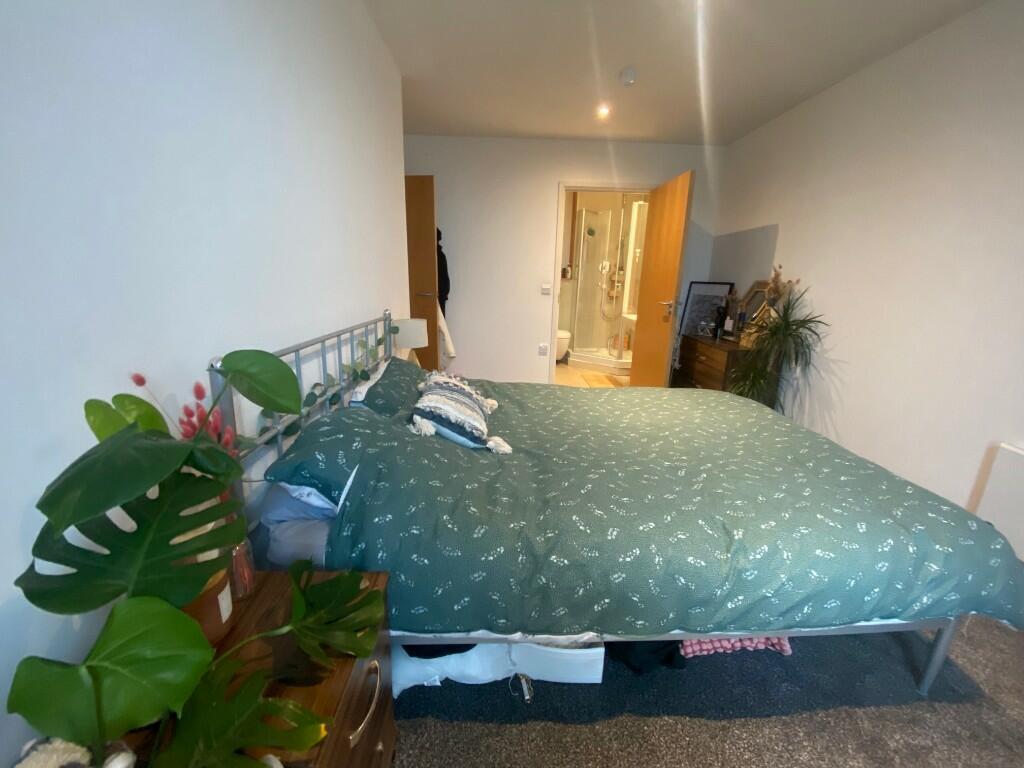 Apartment in Leeds, West Yorkshire - View 5