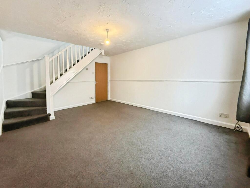 Sandown Court, Bletchley photo 2