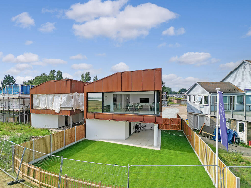 Main image of property: Kingsmans Farm House, Kingsmans Farm Road, Hullbridge, Essex