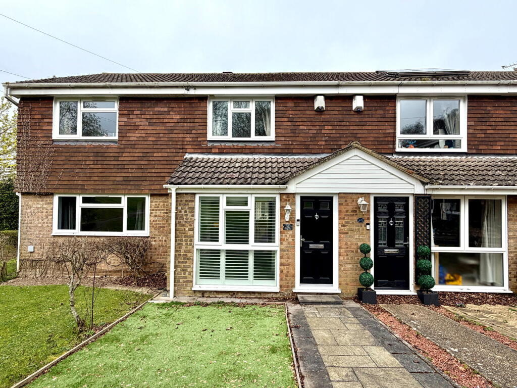 Main image of property: A smartly presented property in a great position ideal as a first home!!