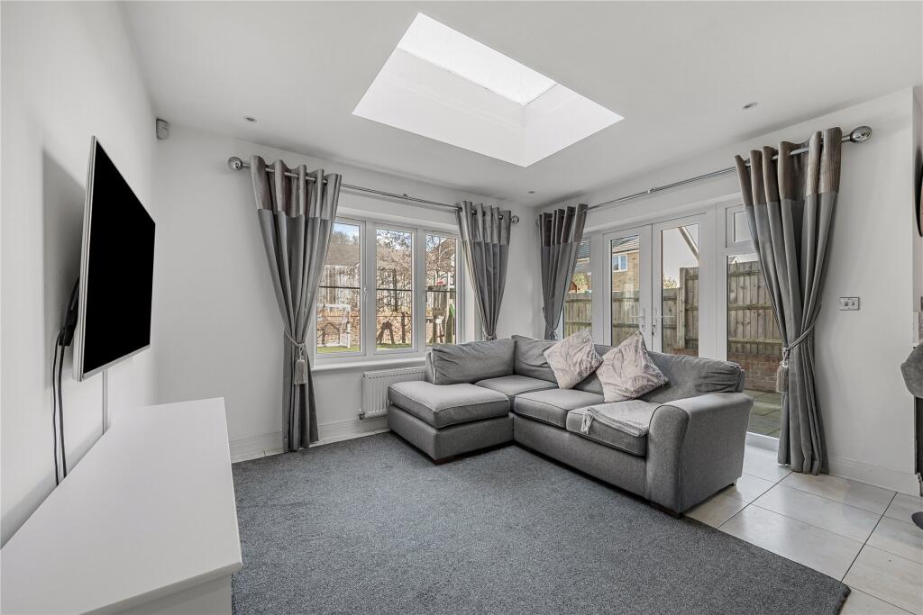 House in Woking, Surrey - View 5
