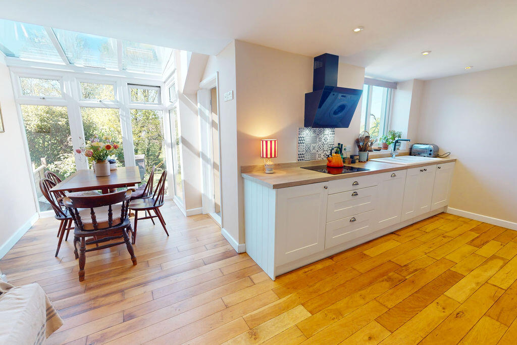 House in Exeter - View 4