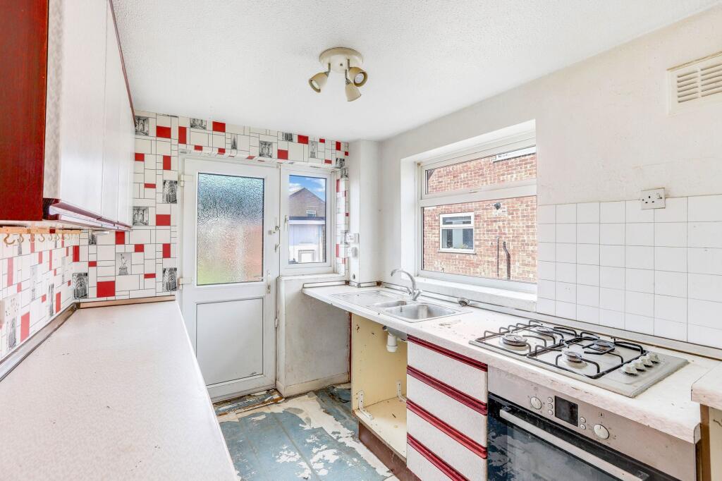 House in Nottingham, Dovedale Estate, Long Eaton - View 4