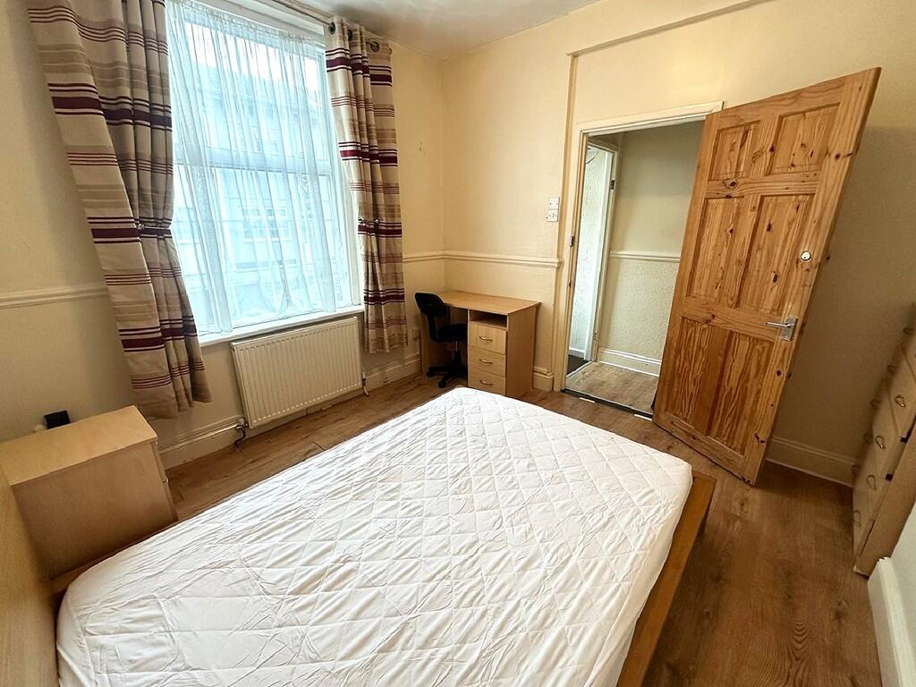 House in Portsmouth - View 3