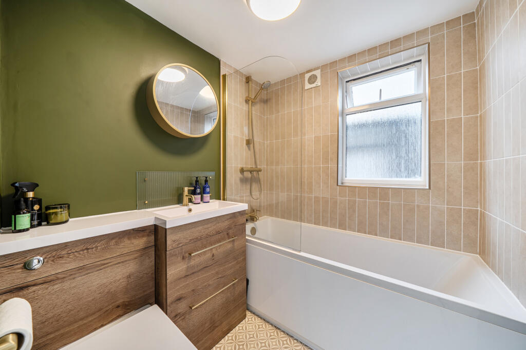 House in Southall - View 5