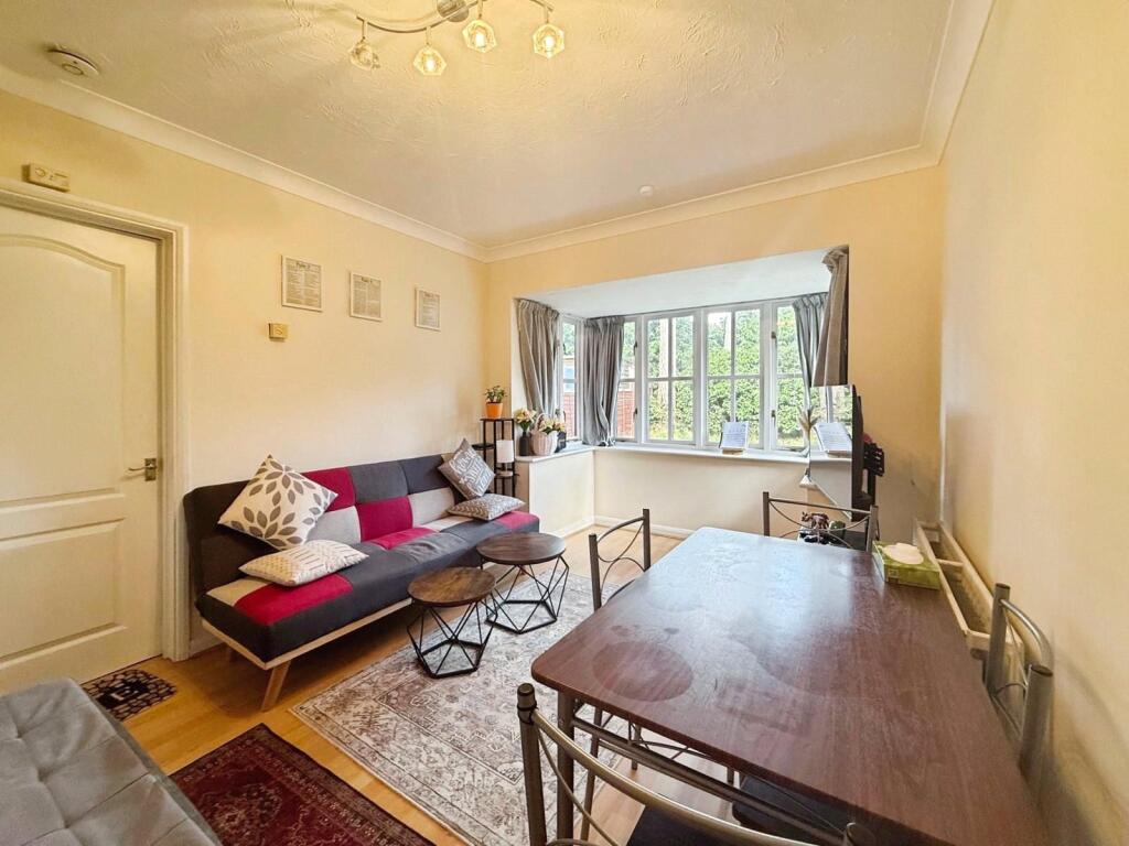 Maguire Drive, Frimley, Camberley, Surrey, GU16 photo 2