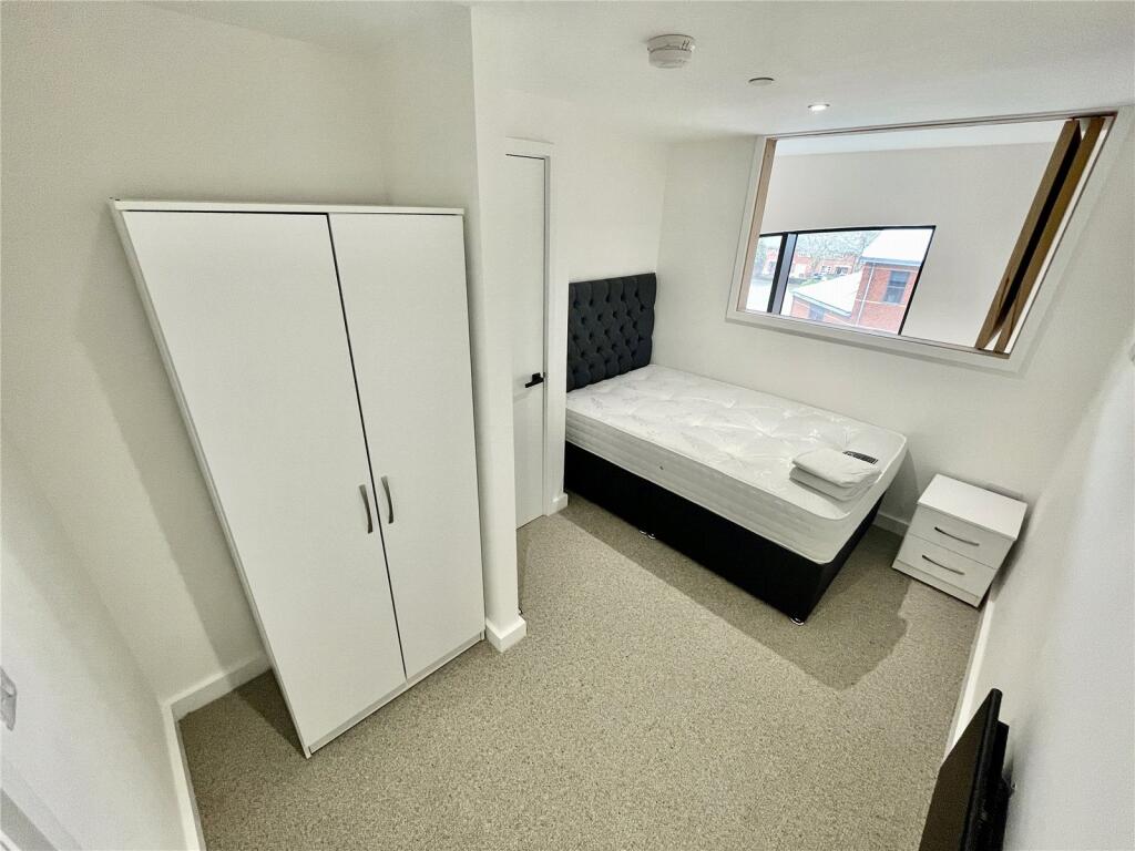 Apartment in Manchester, Greater Manchester - View 5
