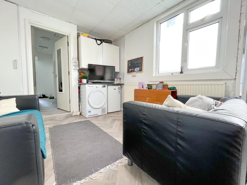 House in Cardiff, Maindy, Cathays - View 4