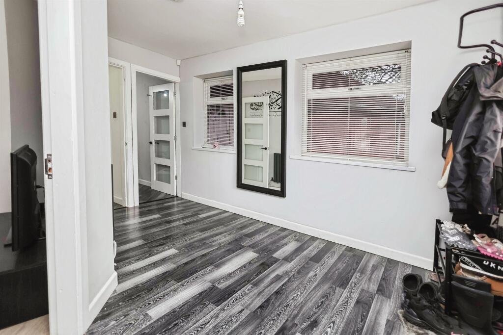 Shard End Crescent, Birmingham photo 5