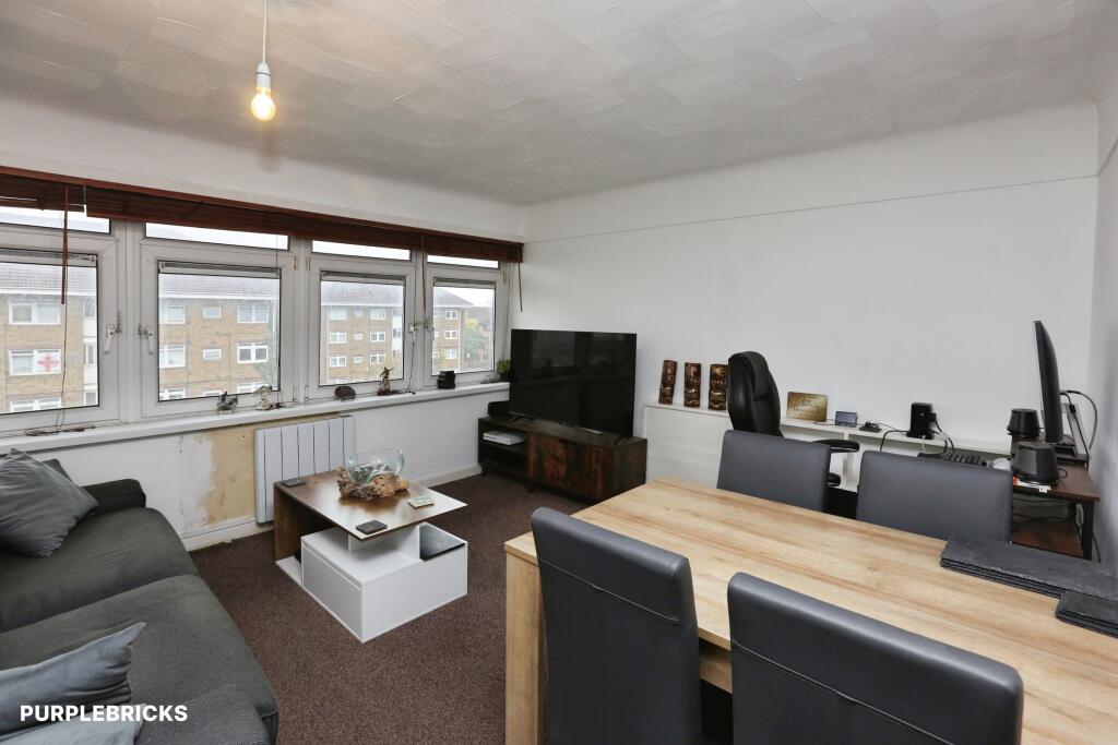Apartment in Southampton, Redbridge - More