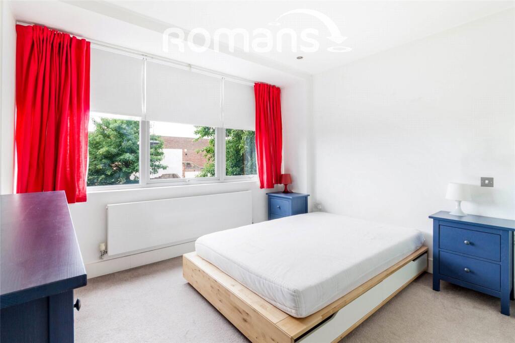 Apartment in Wokingham, Emmbrook - View 3