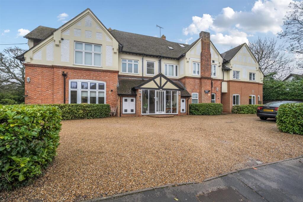 Main image of property: Murdoch Court, Murdoch Road, Wokingham, Berkshire, RG40 2DQ