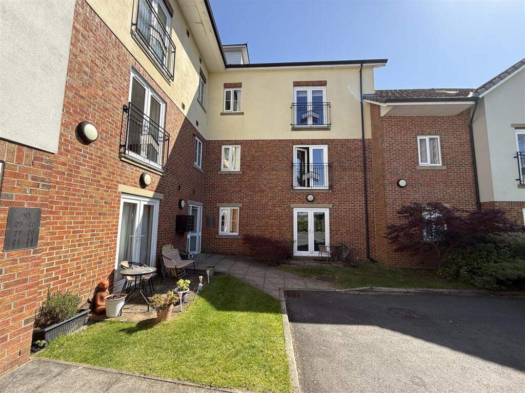 Main image of property: Badgers Rake, Oldham Road, Springhead, Oldham