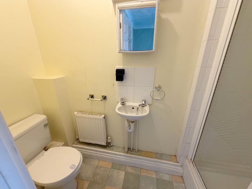 House in Bedford - View 6