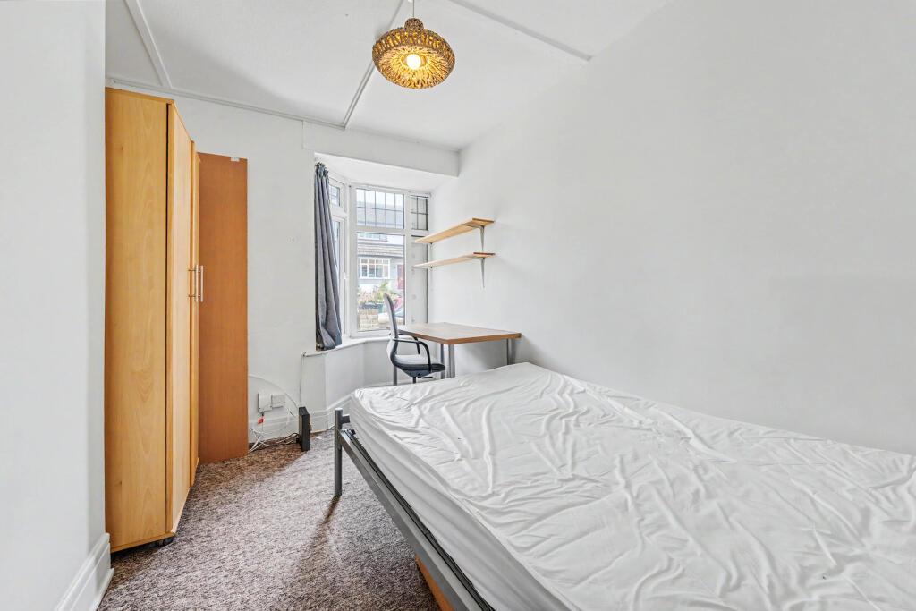 House in Brighton - View 5