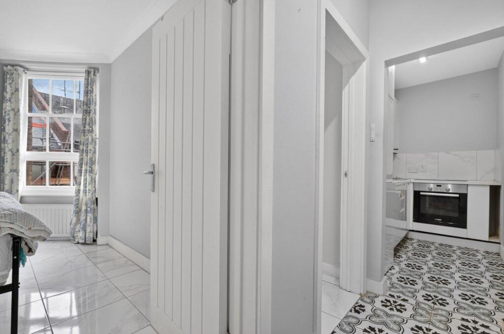 Apartment in London - View 5