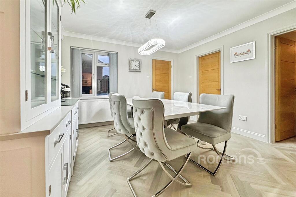 House in Sandhurst - More