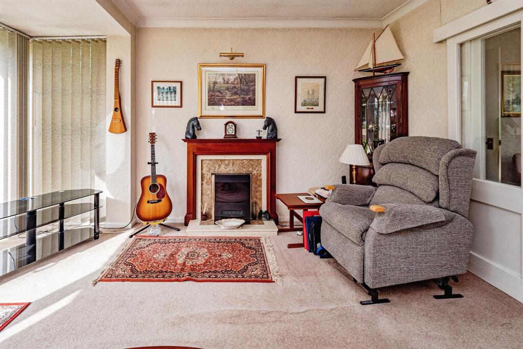 House in Lockington - More