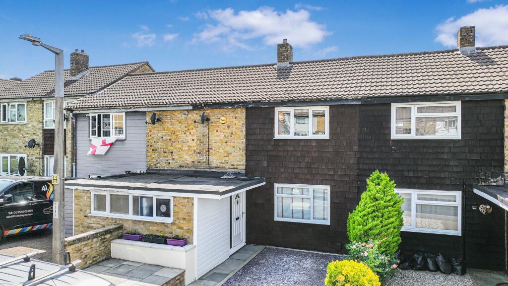 Main image of property: Little Pynchons, Harlow