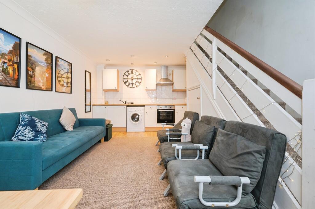 House in Southampton - View 5