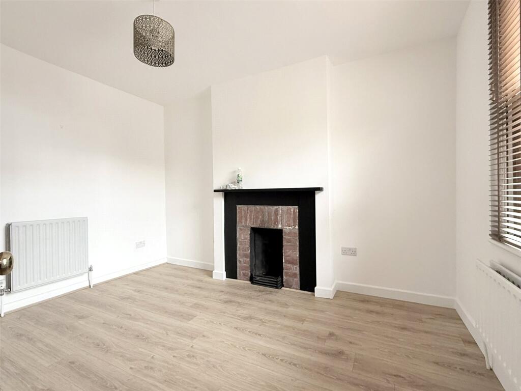 Main image of property: Nesbitts Alley, High Street, Barnet, Hertfordshire, EN5