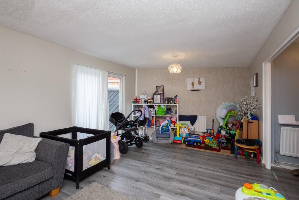 Bournemouth Close, Runcorn, WA7 photo 3