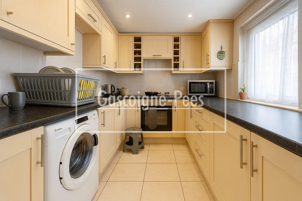House in Slough - View 2