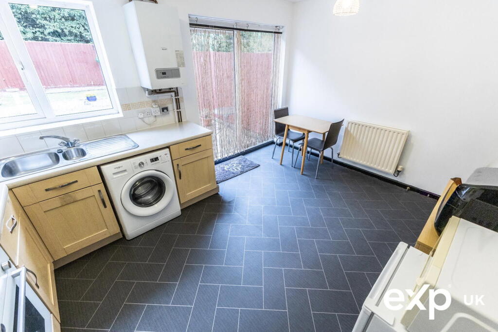 House in Bolsover, Shirebrook - View 3