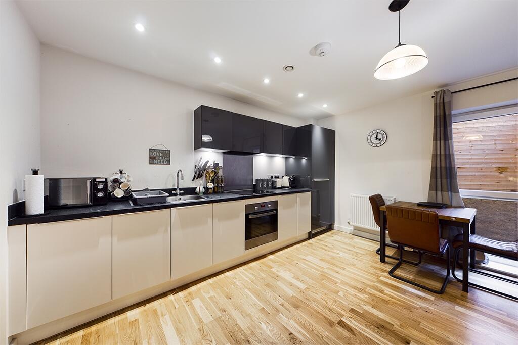 2-bed flat on Arla Place, Ruislip, HA4, £325,000