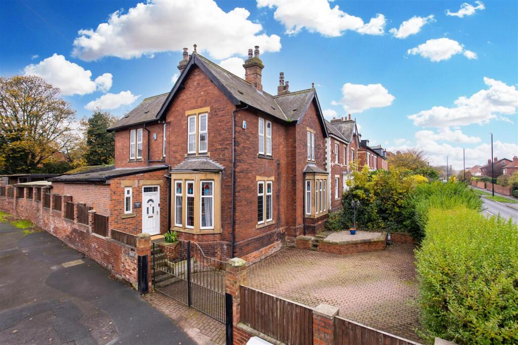 Main image of property: Carlton Lane, Rothwell, Leeds