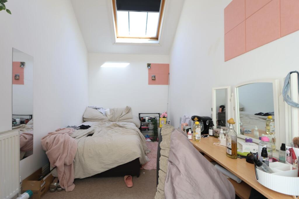 5 bedroom flat for rent
